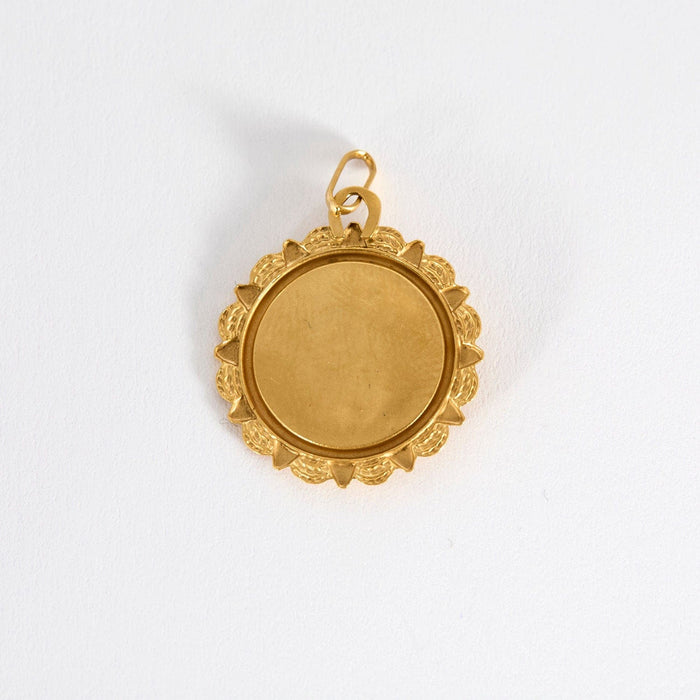 Pendentif Médaille Etoile d'amour or jaune et rubis 58 Facettes