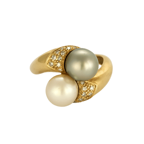 Bague 53 Bague or jaune, perles, sertie de diamants 58 Facettes 237