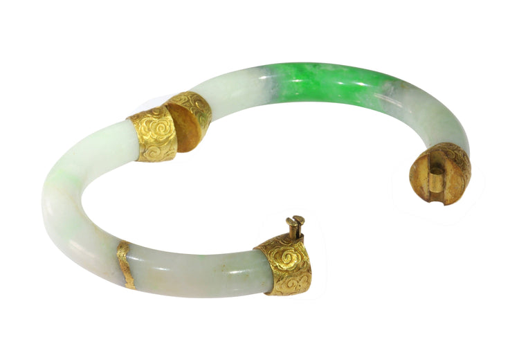 Jade vintage avec garnitures en or 18 carats : les chroniques silencieuses d'un bracelet victorien
