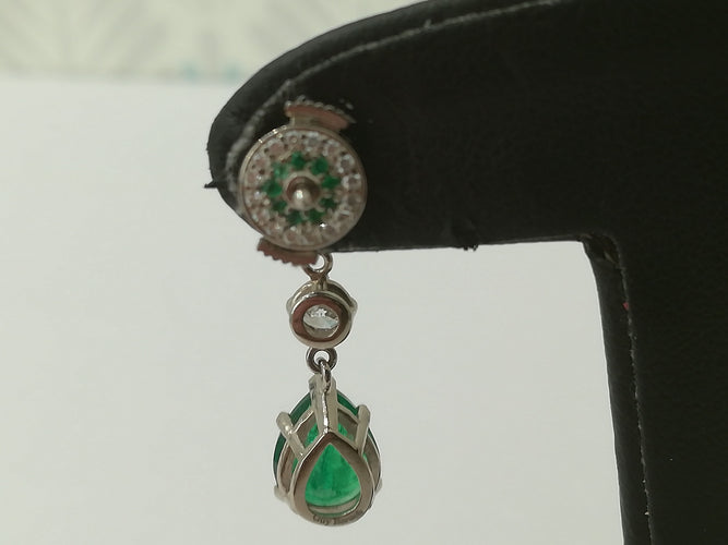 Boucles d'oreilles Boucles d'Oreilles or blanc, Emeraudes Diamants 58 Facettes