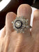 Bague Bague en platine avec diamants et saphirs 58 Facettes Q184B