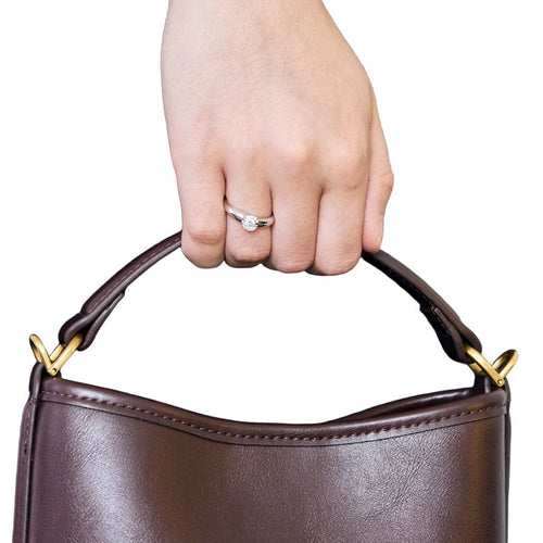 Bague 53 Bague solitaire en or blanc et diamants 58 Facettes GU294