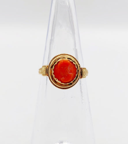 Bague 44 Bague or rose, camée corail monture finement ciselée (circa 1900) 58 Facettes A06370