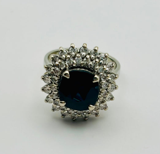 Bague 54 Bague en or blanc avec saphir et diamants 58 Facettes 50313