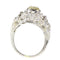 Bague 53 Bague édouardienne en platine avec diamant jaune fantaisie – Un écho dentelé à l'élégance des années 1920 58 Facettes 25115-0280