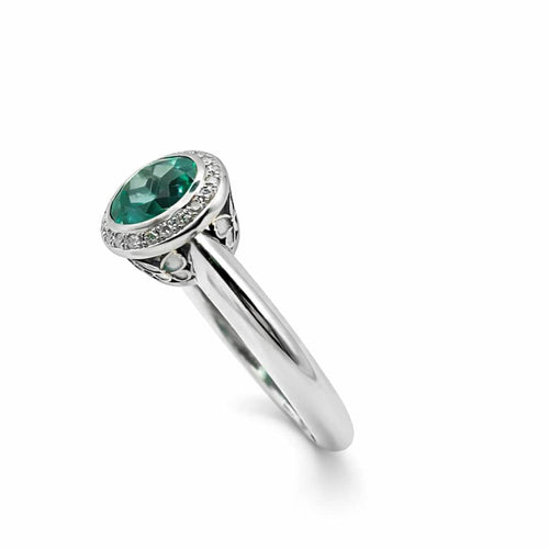 Bague 54 Bague contemporaine « Lumière d’émeraude » en or blanc, diamants et émeraude 58 Facettes 50345