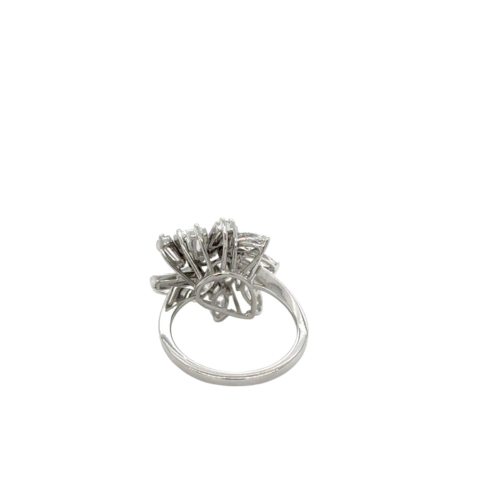 Bague Cocktail années 70 or blanc rubis diamants