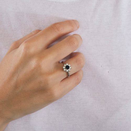 Bague 53 Bague marguerite or gris saphirs et diamants 58 Facettes GU66