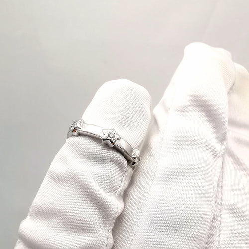 Bague 52 Bague or blanc diamants 58 Facettes