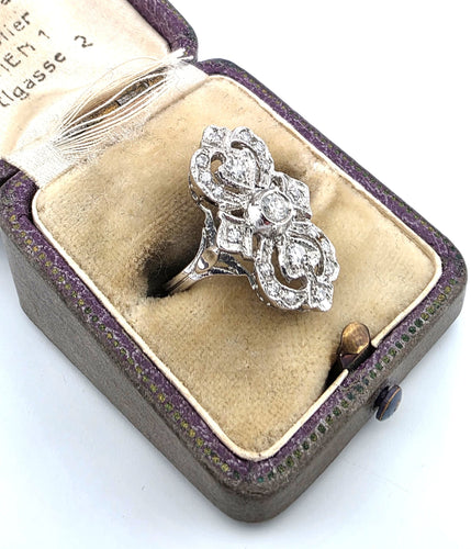 Bague 47 Bague en platine avec diamants 58 Facettes