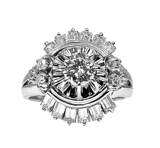 Magnifique bague en platine, diamants baguettes et ronds