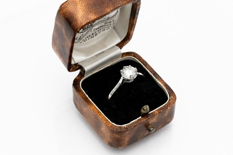 Bague 60 Bague ancienne en platine avec un diamant taille ancienne de 1,35 ct 58 Facettes 9631