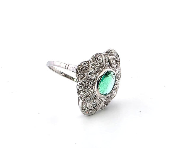 Bague en or blanc 18 carats avec une émeraude ovale de 2,00 carats et des diamants de 1,00 carat