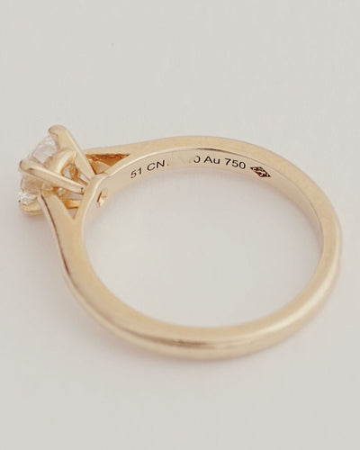 Bague 51 Bague Cartier Solitaire 1895 en or jaune, sertie d'un diamant rond de 0,60 carat (certifié CIA, pureté H/VS1). 58 Facettes