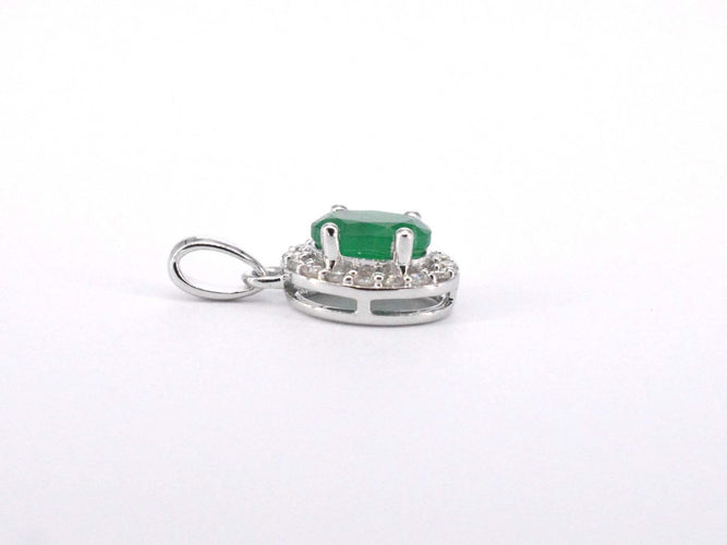 Pendentif Pendentif entourage en or blanc avec diamants et émeraude 58 Facettes 2018