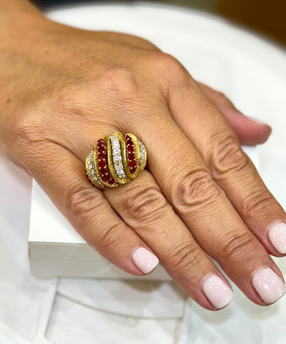 Bague 53 Bague ancienne en or jaune rubis et diamants 58 Facettes
