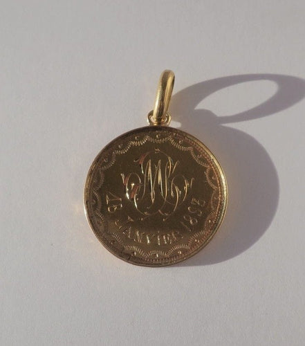 Pendentif Médaille pendentif Vierge Miraculeuse ancienne en or rose 18 carats 58 Facettes