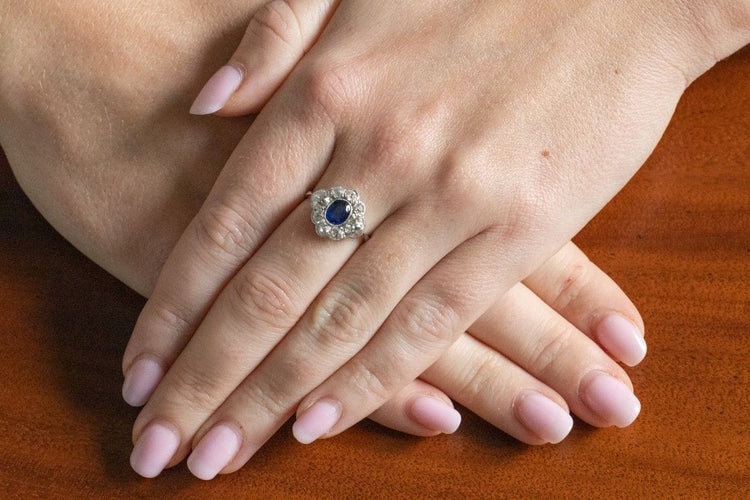 Bague ancienne saphir et diamants en or blanc 18k