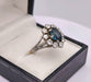 Bague 51 Importante bague marguerite vintage or, saphir et diamants 58 Facettes