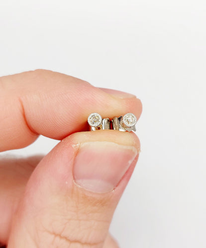 Boucles d'oreilles Puces d'oreilles diamants taille ancienne en or blanc 18k et platine 58 Facettes A04402