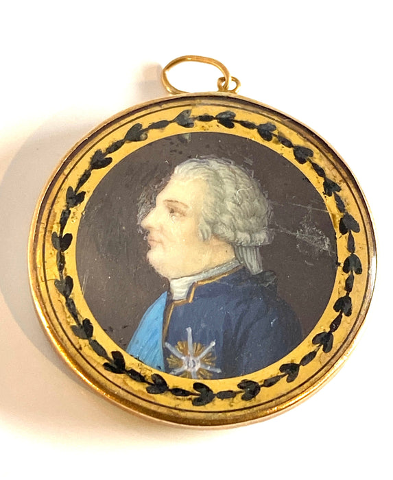 Pendentif Pendentif en or 18 carats et miniature portrait de LOUIS XVI 58 Facettes AB331