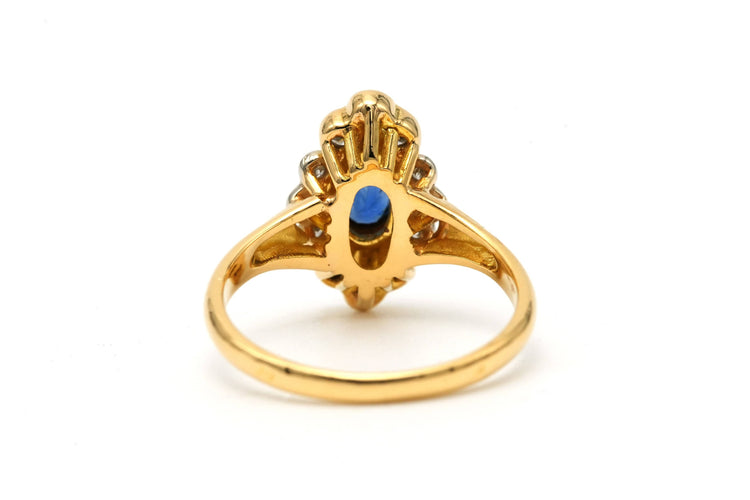Bague 52 Bague contemporaine sertie d'un saphir et diamants taille brillant en or jaune 18 carats 58 Facettes 23234