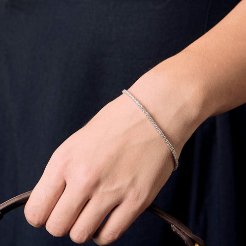 Bracelet Bracelet tennis en or blanc et diamants 58 Facettes B240624