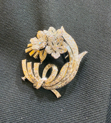 Broche Broche à fleurs en or et diamants magnifiques 58 Facettes