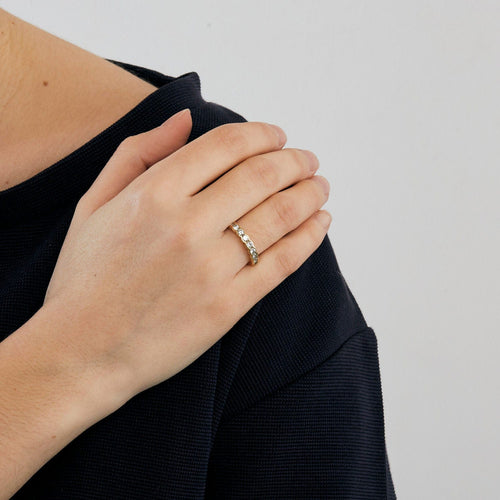 Bague 53 Demi Alliance Or Jaune 58 Facettes 1