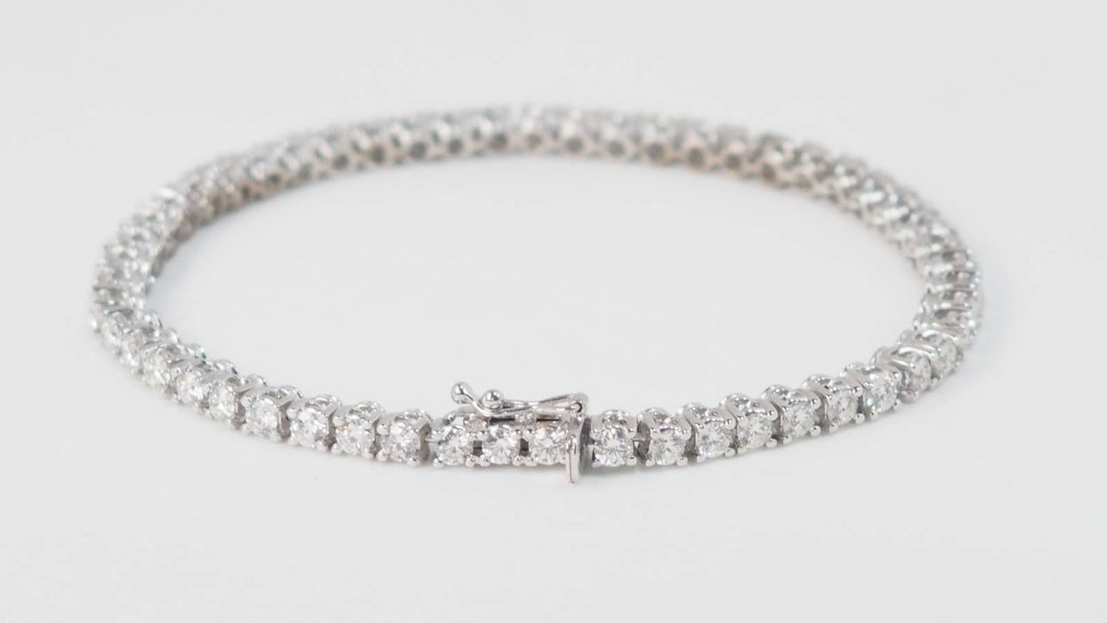 Bracelet Bracelet rivière en or blanc et diamants 58 Facettes 32500