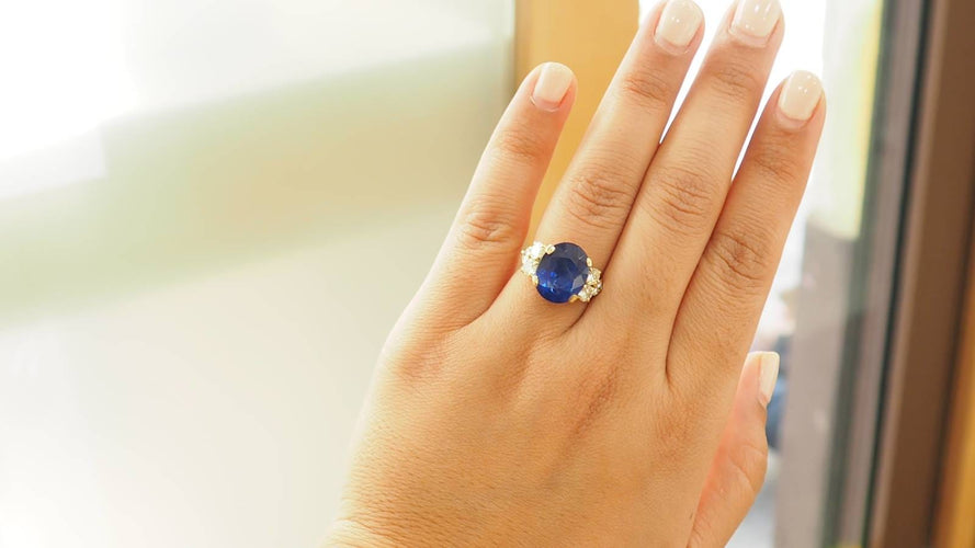 Bague Bague en or jaune, saphir de Ceylan et diamants 58 Facettes