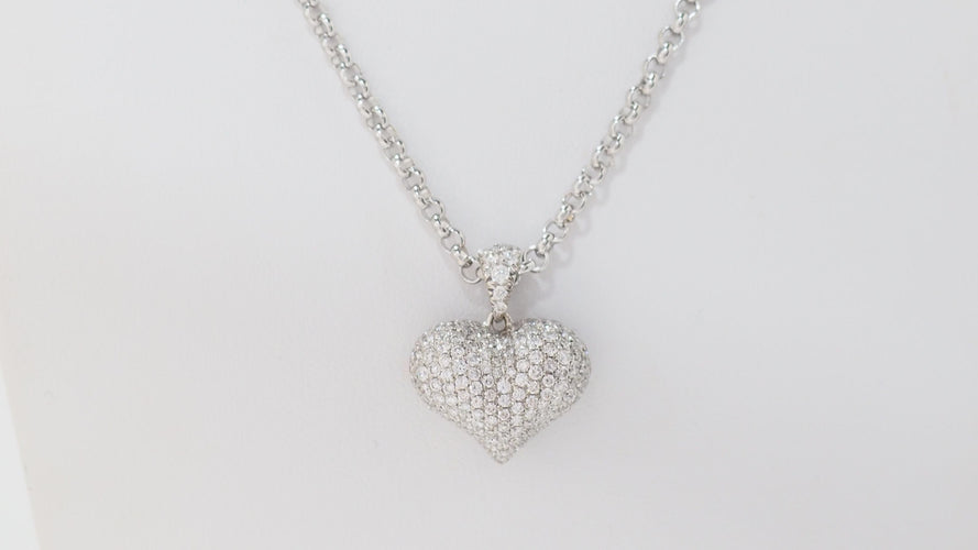 Collier Collier pendentif coeur en or blanc et diamants 58 Facettes 31370