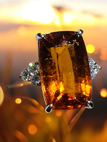 Bague Or, Grenat Spéssartite de 6.40 ct,  6 Diamants