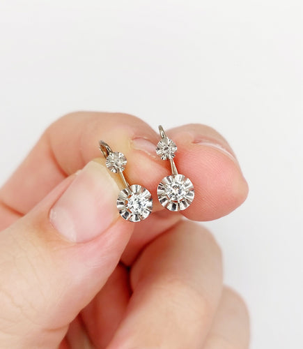 Boucles d'oreilles Dormeuses anciennes en or blanc 18k et platine serties de diamants 58 Facettes A06530