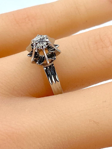 Bague Bague en or blanc 18 carats et diamant 58 Facettes AB387