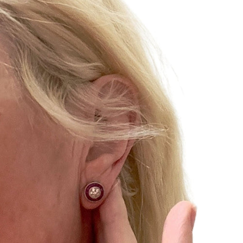 Boucles d'oreilles Boucles d'oreilles œil d'oiseau de style Art Déco en or blanc, rubis et diamants avec certification HRD 58 Facettes Q31B