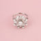 Bague 53 BUCHERER Bague florale en or blanc et diamants 58 Facettes