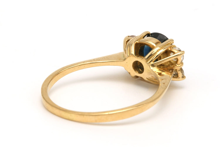 Bague 55 Bague Contemporaine en or jaune 18 carats sertie d'un saphir et de diamants 58 Facettes 20857