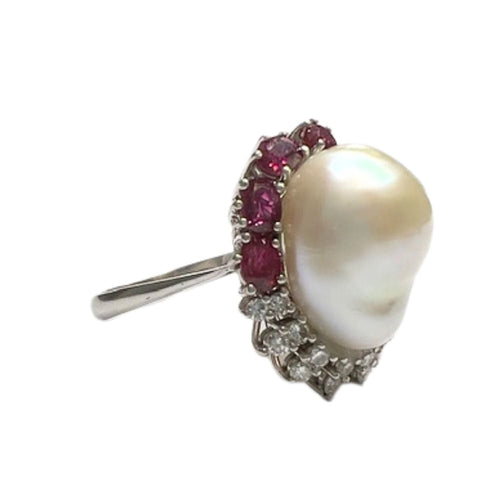 BAGUE DE DESIGN CONTEMPORAIN DU XXE SIÈCLE en OR 18 carats avec RUBIS, DIAMANTS et PERLE