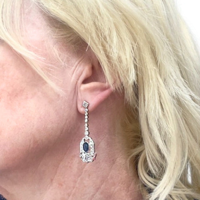 Boucles d'oreilles en platine de style art déco avec diamants et saphir