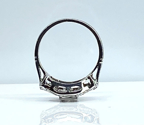 Bague 48 Bague en or blanc et diamants Art Déco 58 Facettes AB582