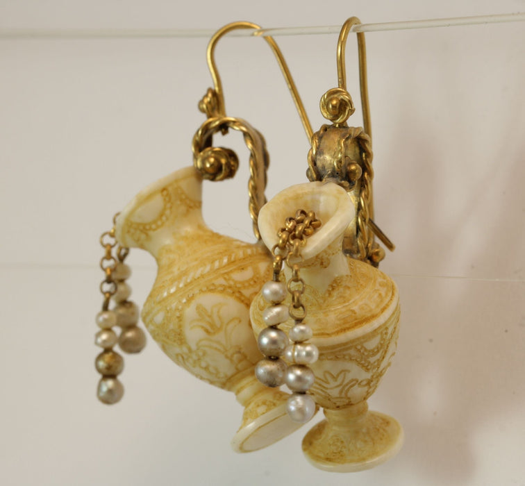 Boucles d'oreilles Boucles d'oreilles antiques en or sculptées en ivoire 58 Facettes 7602