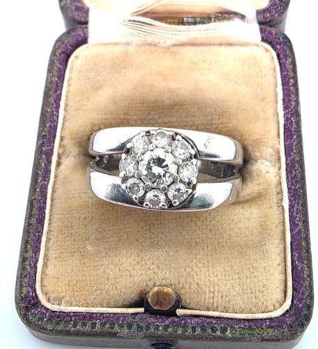 Bague en or blanc avec diamants