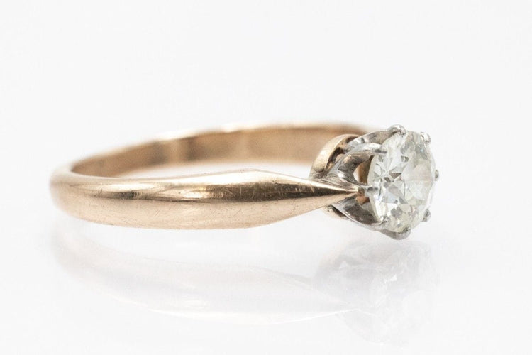 Bague 58 Bague exceptionnelle en or jaune avec un diamant taille brillant ancien de 0,89 ct. 58 Facettes 11216