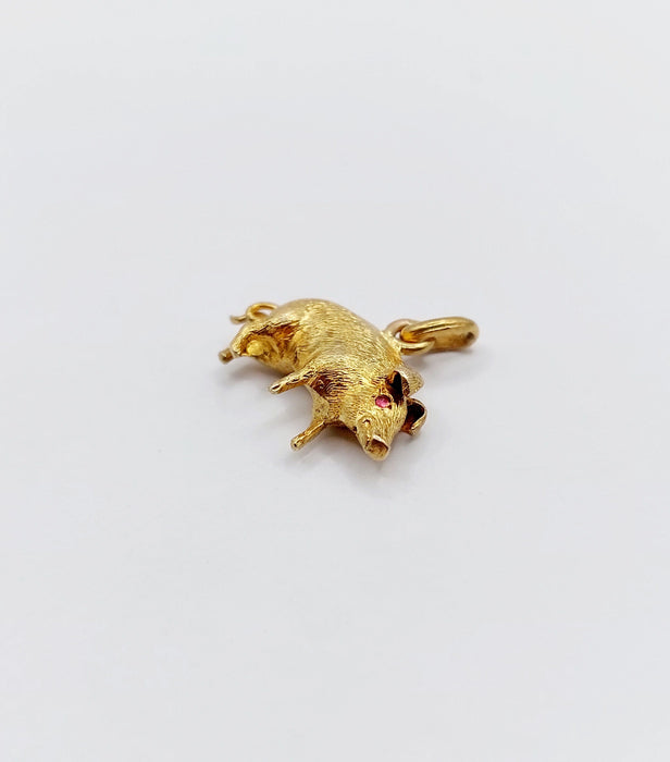 Pendentif Pendentif cochon en or jaune orné de pierre rouges (circa 1890) 58 Facettes A04730