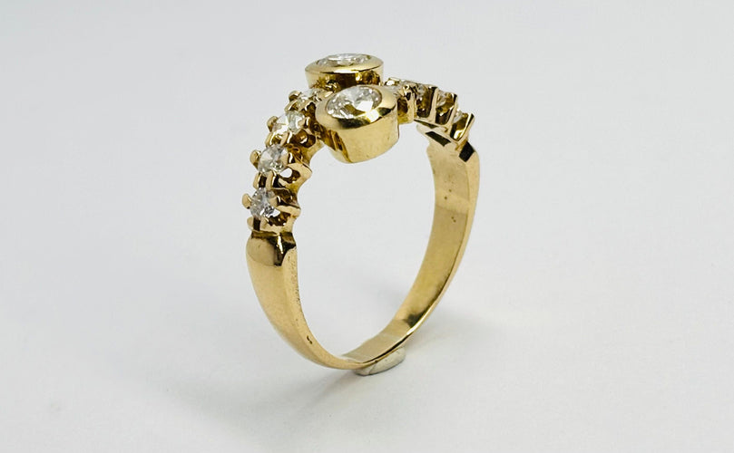 Bague 55.5 Bague contemporaine à griffes en or jaune et diamants 1,00 ct 58 Facettes Q386B