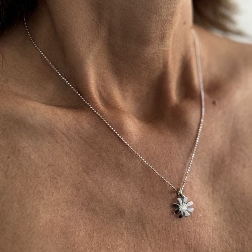 Collier Collier pendentif marguerite 58 Facettes 27669