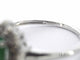 Bague 54 Bague entourage en or blanc avec émeraude et diamants 58 Facettes 2347