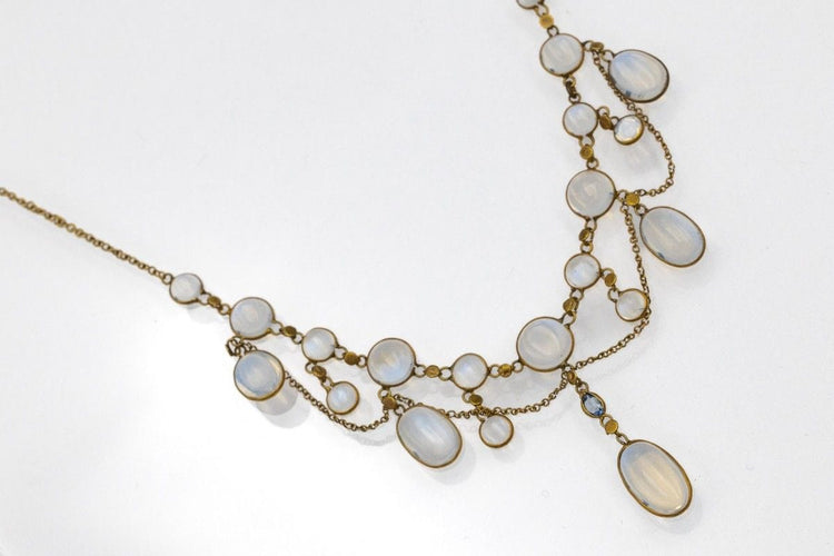 Collier Collier ancien Art Nouveau en or avec pierres de lune, première moitié du XXe siècle 58 Facettes 11483