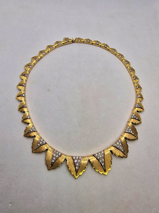 Collier Collier en or jaune motif feuille et diamants 58 Facettes